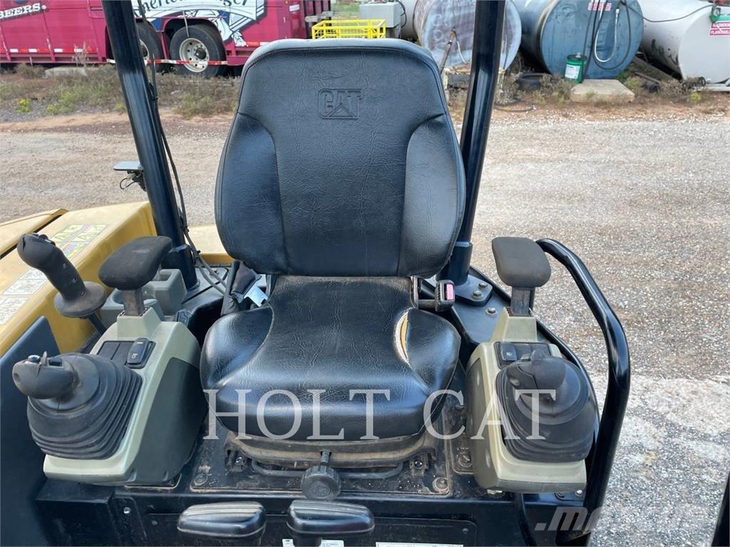 CAT 304E2CR Kāpurķēžu ekskavatori