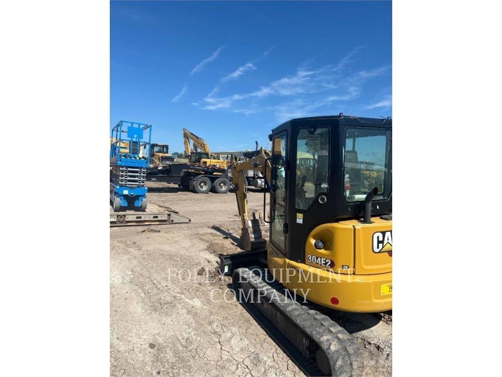 CAT 304E2LC Kāpurķēžu ekskavatori