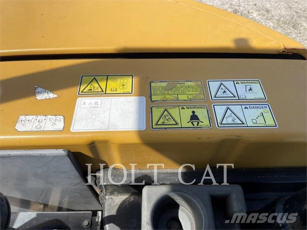 CAT 304ECR Kāpurķēžu ekskavatori
