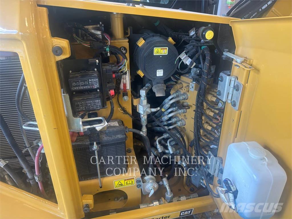 CAT 305 Kāpurķēžu ekskavatori