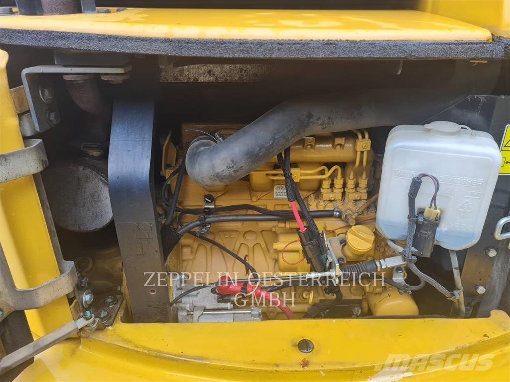CAT 305.5E2CR Kāpurķēžu ekskavatori