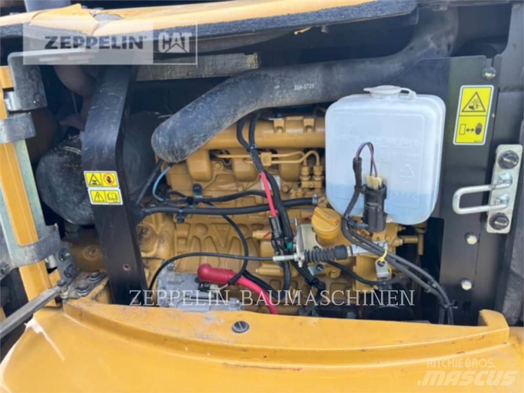 CAT 305ECR Kāpurķēžu ekskavatori