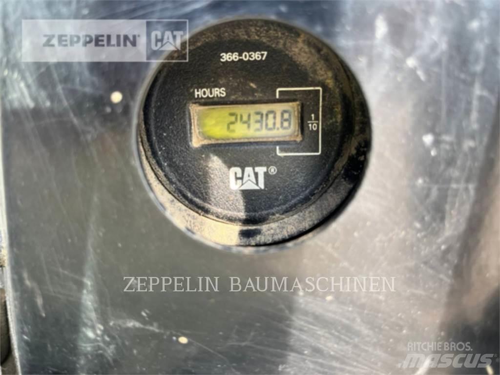 CAT 305ECR Kāpurķēžu ekskavatori