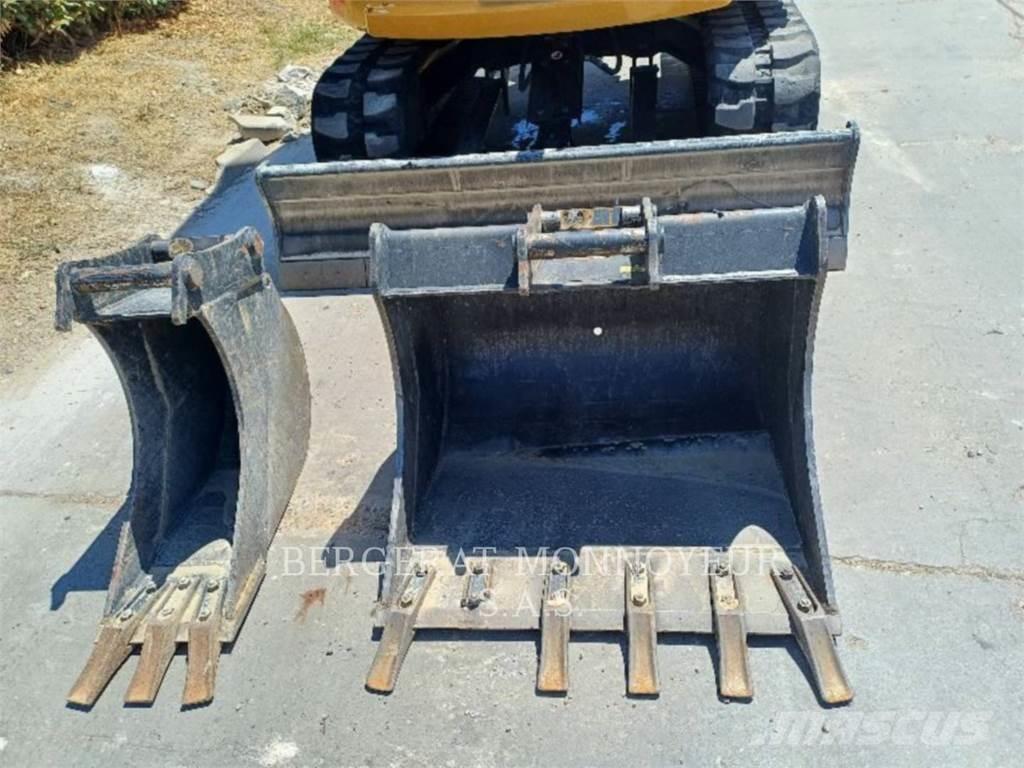 CAT 306 CR Kāpurķēžu ekskavatori