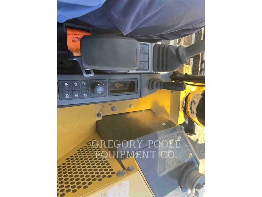 CAT 30607CR Kāpurķēžu ekskavatori