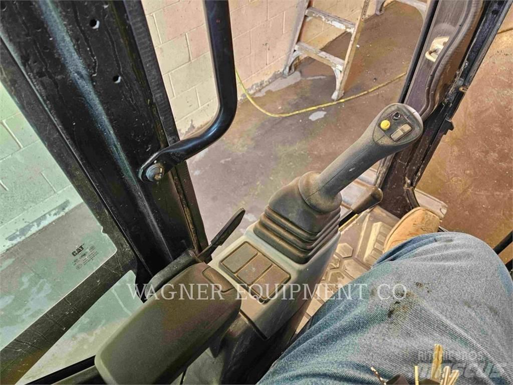 CAT 308 CR Kāpurķēžu ekskavatori