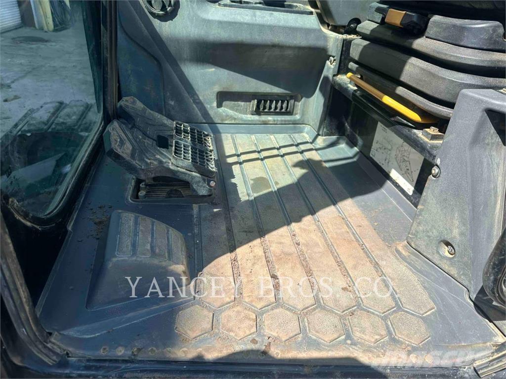 CAT 310 Kāpurķēžu ekskavatori