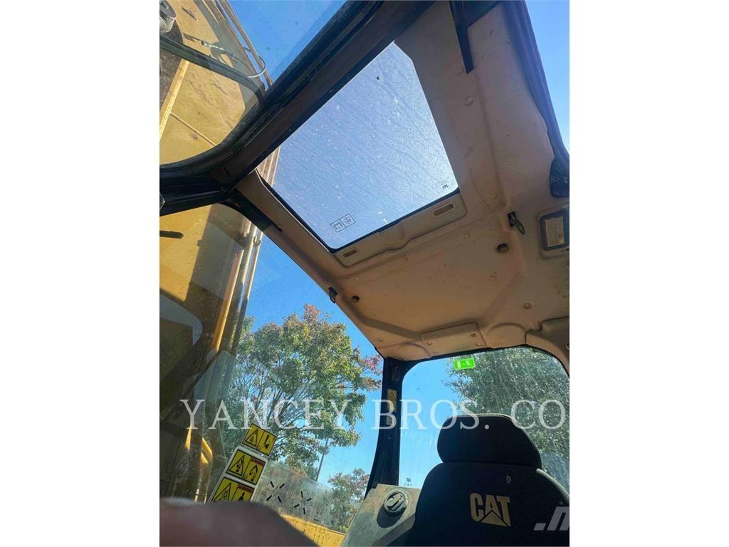 CAT 31007 Kāpurķēžu ekskavatori