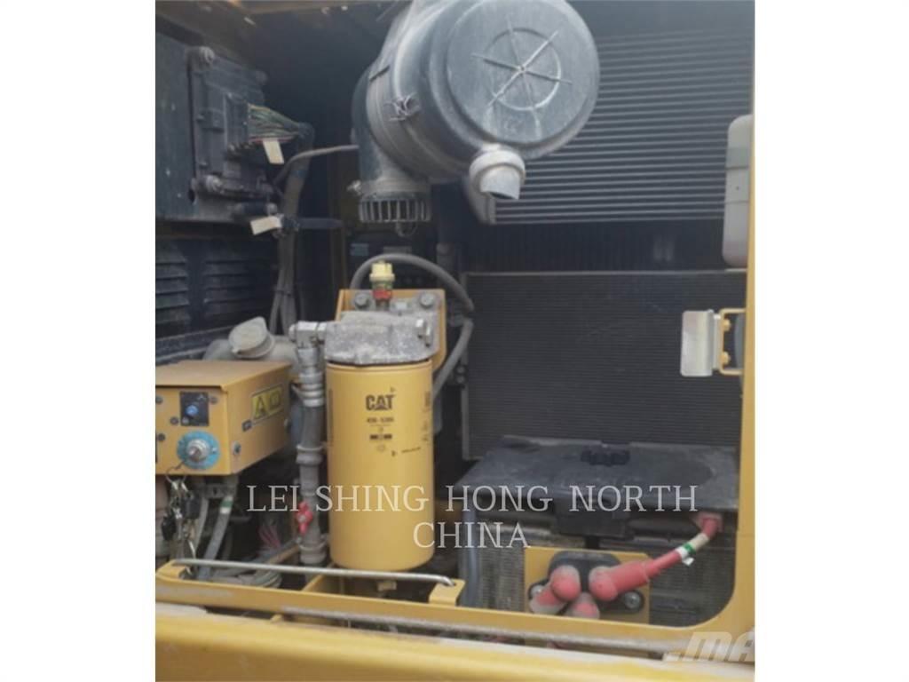 CAT 313D2GC Kāpurķēžu ekskavatori