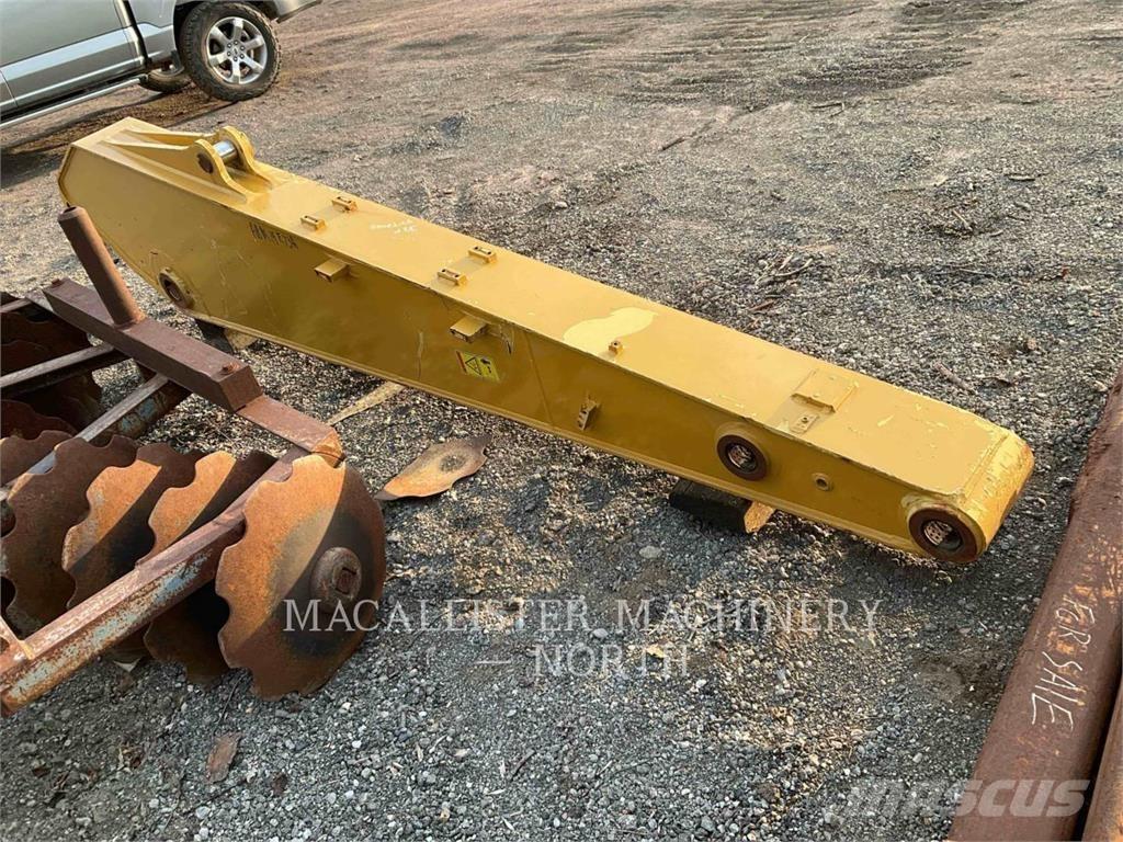 CAT 318F Strēles pacēlāji