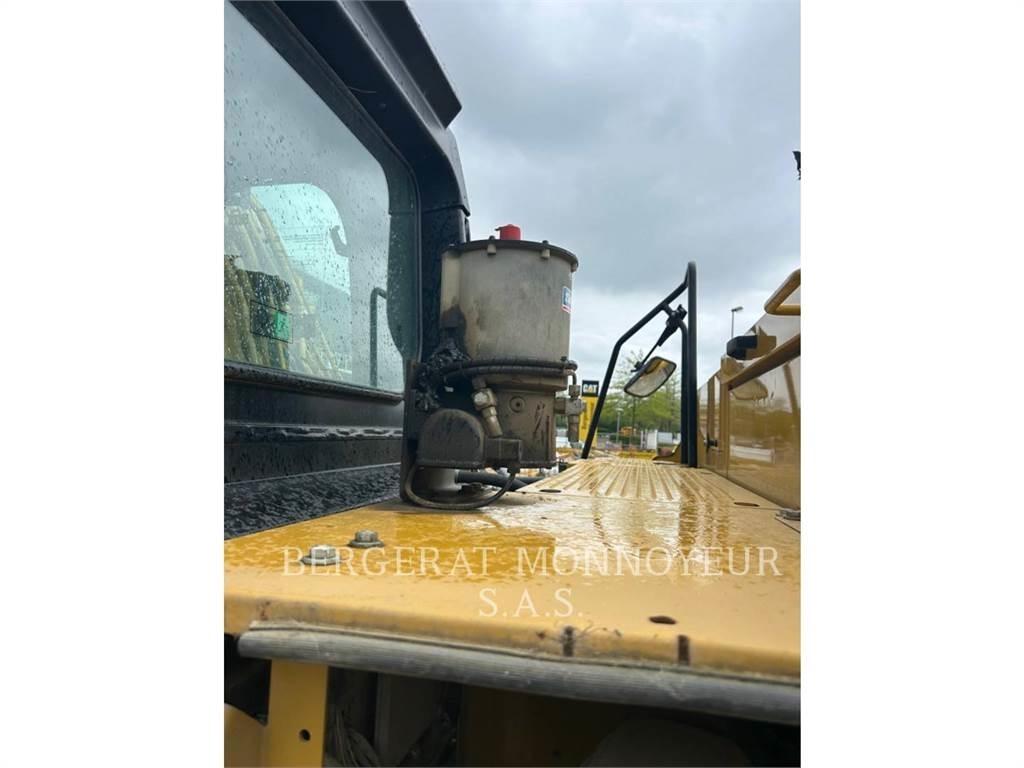 CAT 320 Kāpurķēžu ekskavatori