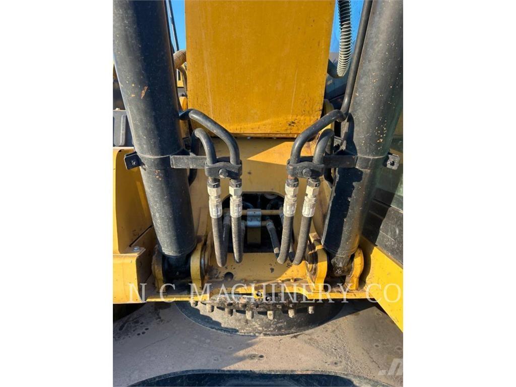 CAT 320 Kāpurķēžu ekskavatori