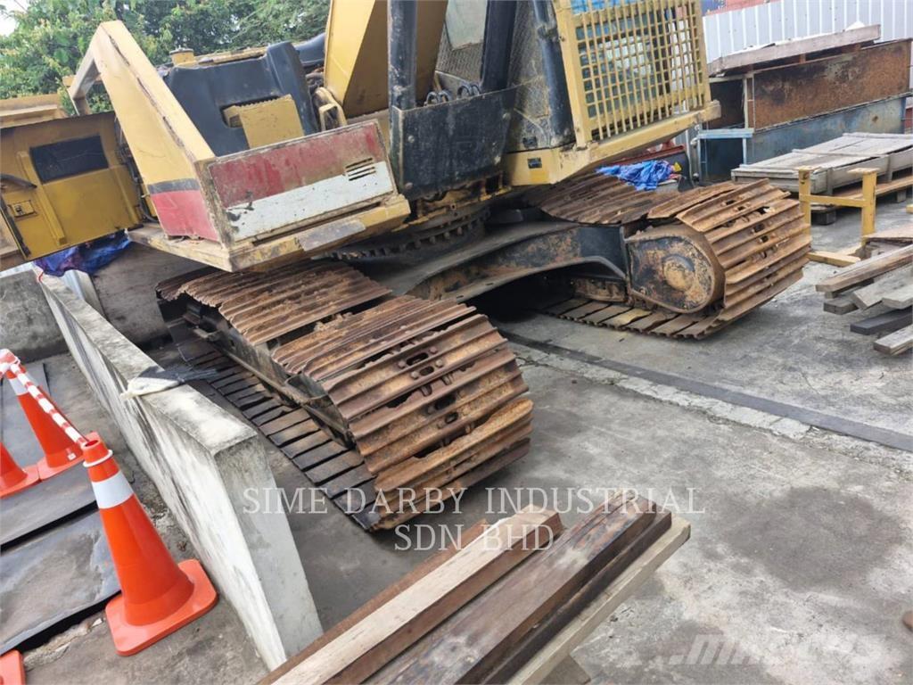 CAT 320D2 Kāpurķēžu ekskavatori