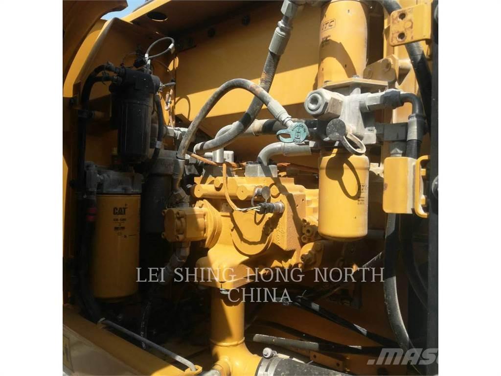 CAT 320D2 Kāpurķēžu ekskavatori