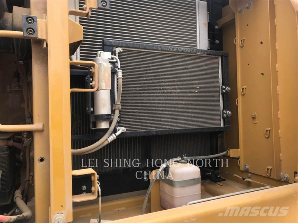 CAT 320D2 Kāpurķēžu ekskavatori