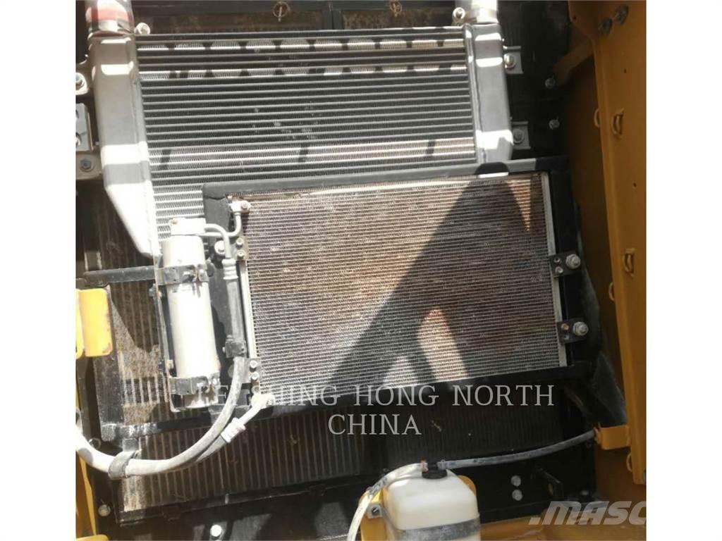 CAT 320D2 Kāpurķēžu ekskavatori