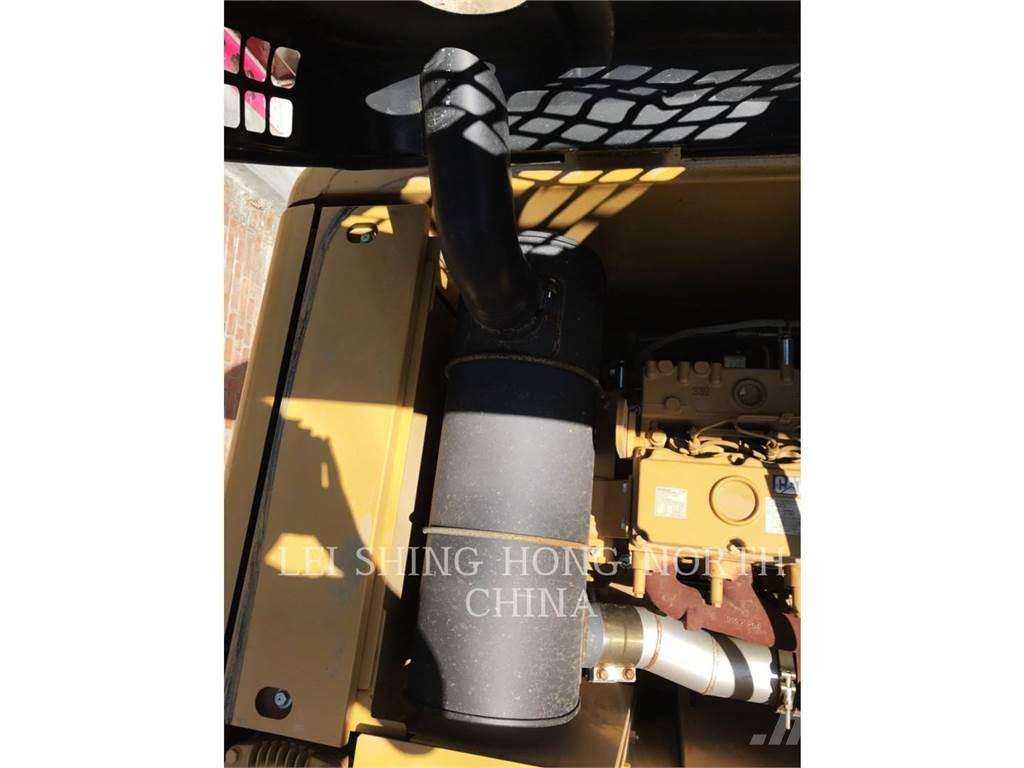 CAT 320D2 Kāpurķēžu ekskavatori