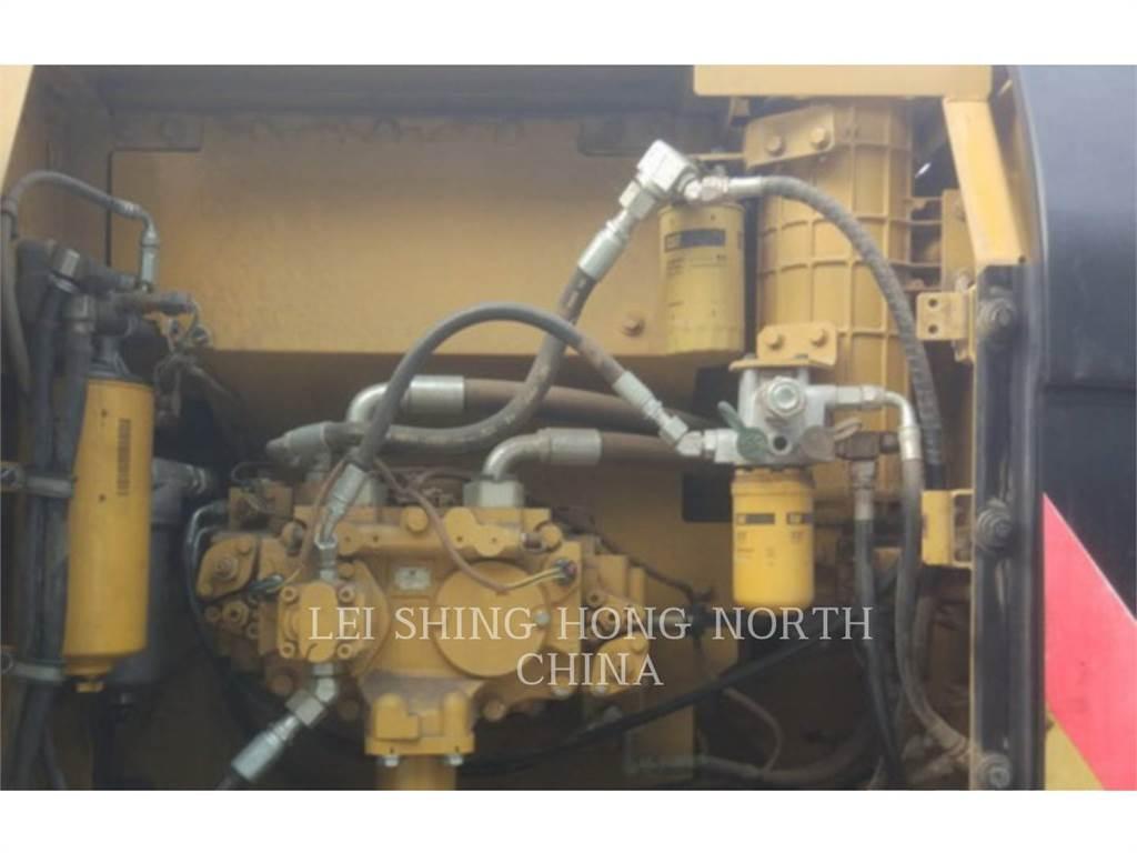 CAT 320D2 Kāpurķēžu ekskavatori