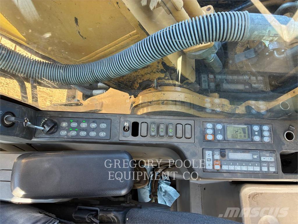 CAT 320EL Kāpurķēžu ekskavatori