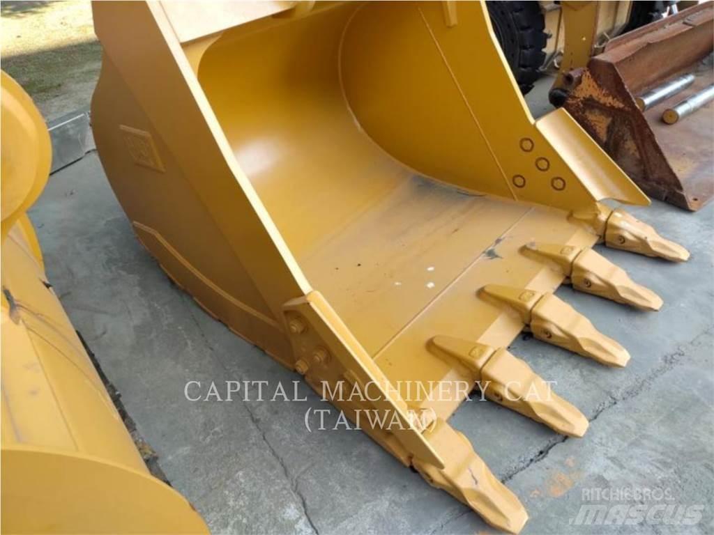 CAT 323 Kausi
