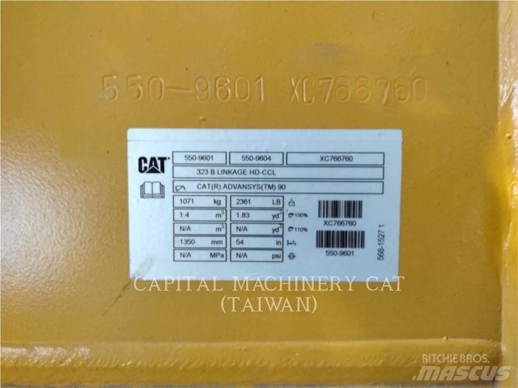 CAT 323 Kausi
