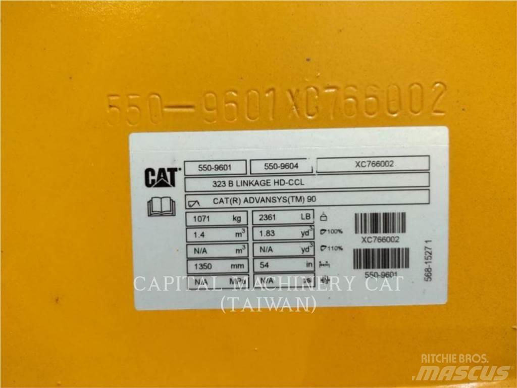 CAT 323 Kausi