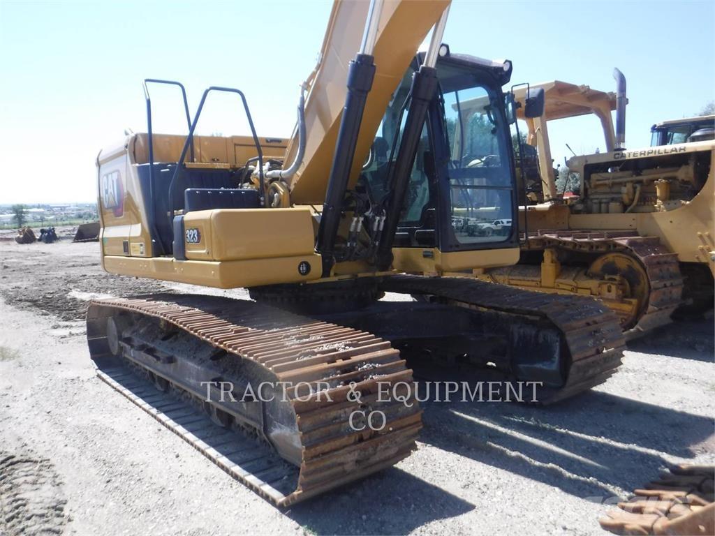 CAT 323 Kāpurķēžu ekskavatori