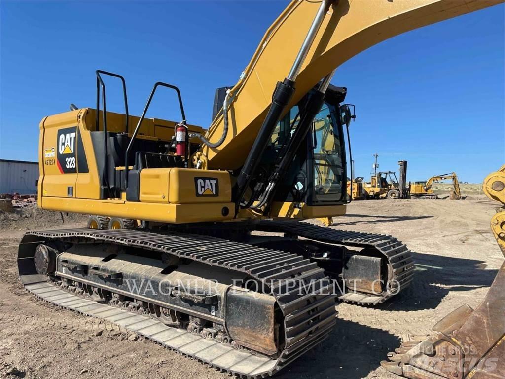 CAT 323 Kāpurķēžu ekskavatori