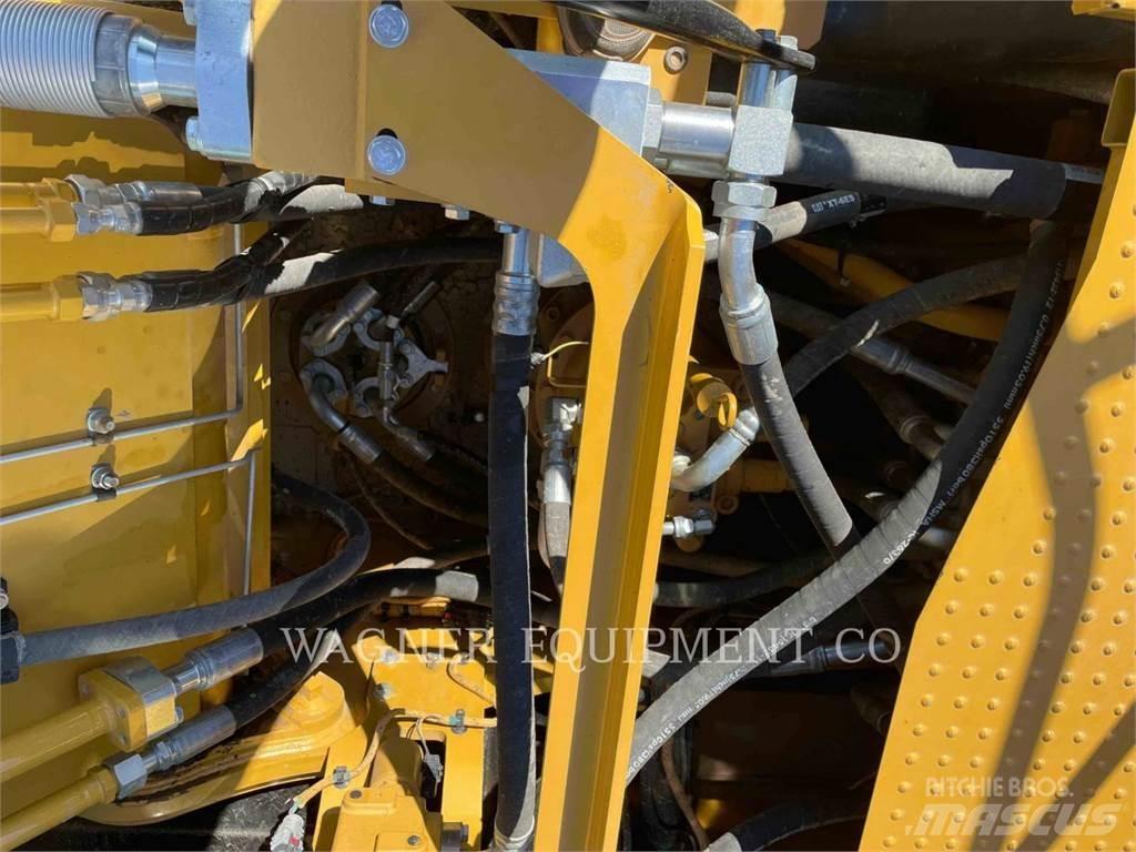 CAT 323 Kāpurķēžu ekskavatori
