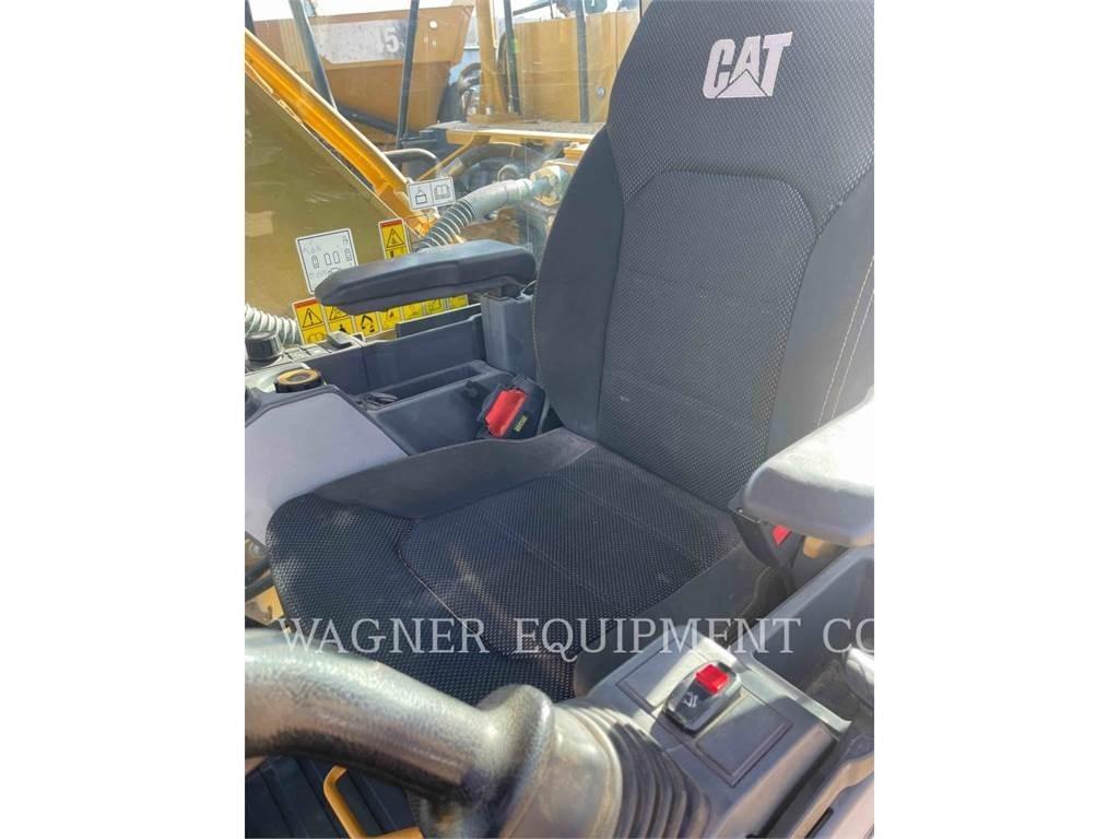 CAT 323 Kāpurķēžu ekskavatori