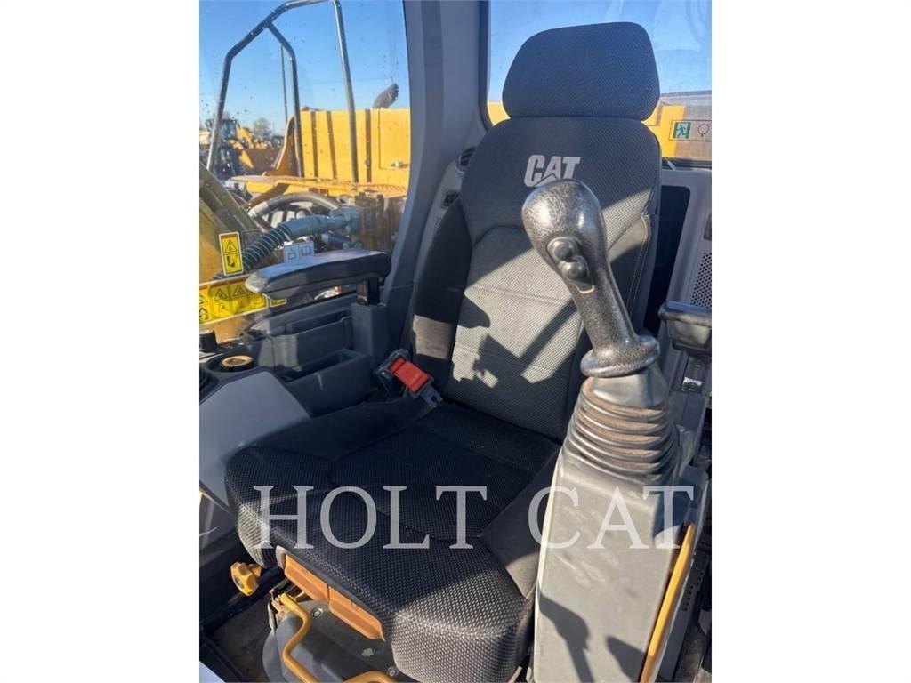 CAT 323 TC Kāpurķēžu ekskavatori
