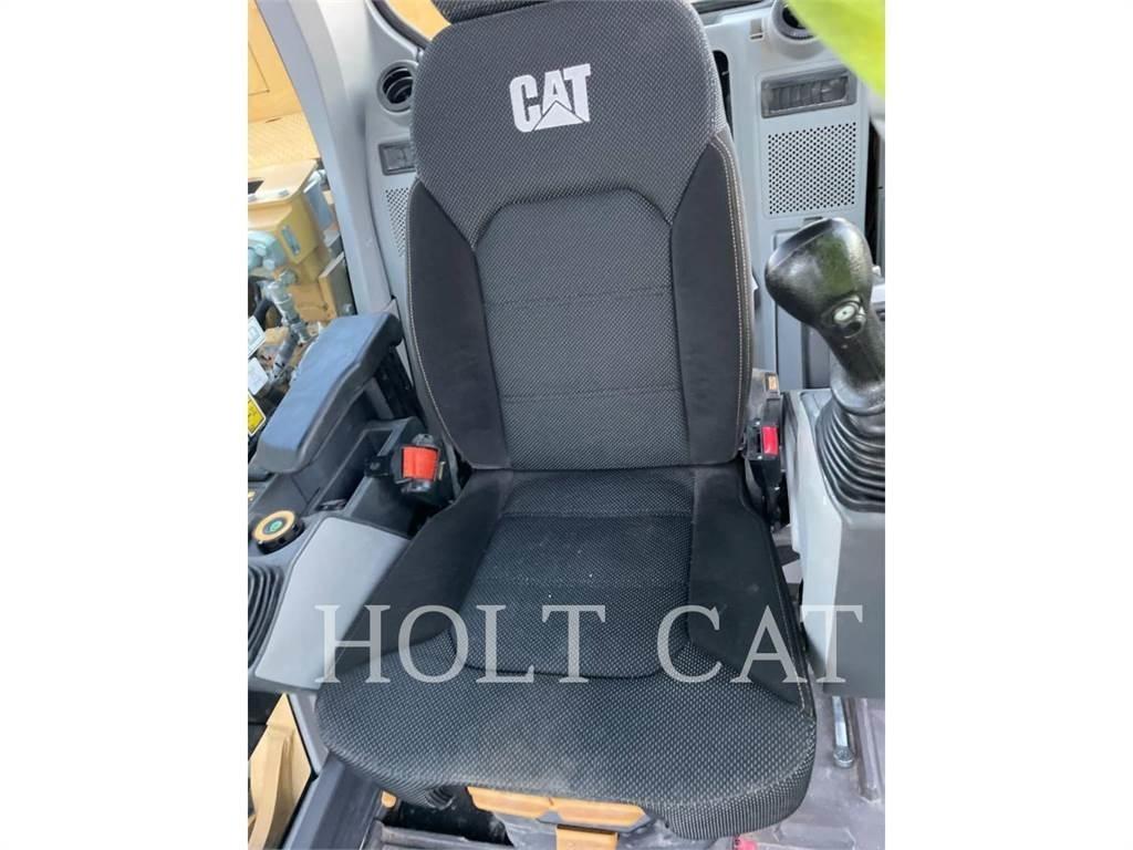 CAT 323 TC Kāpurķēžu ekskavatori