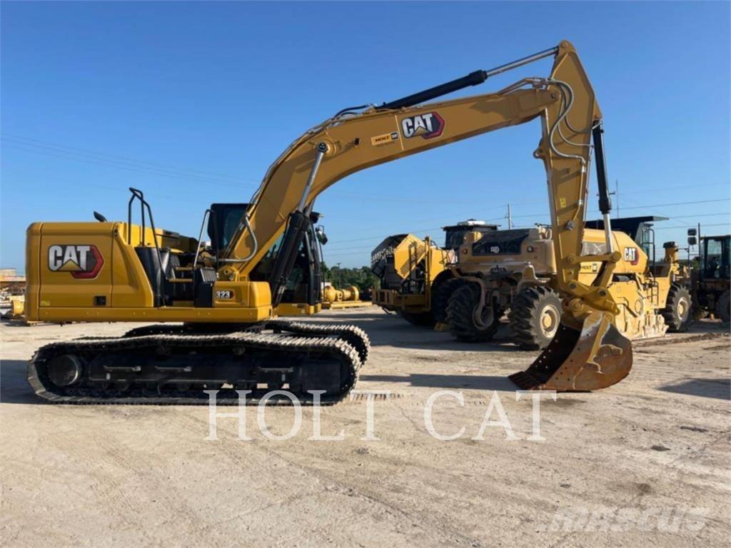 CAT 323 TC Kāpurķēžu ekskavatori