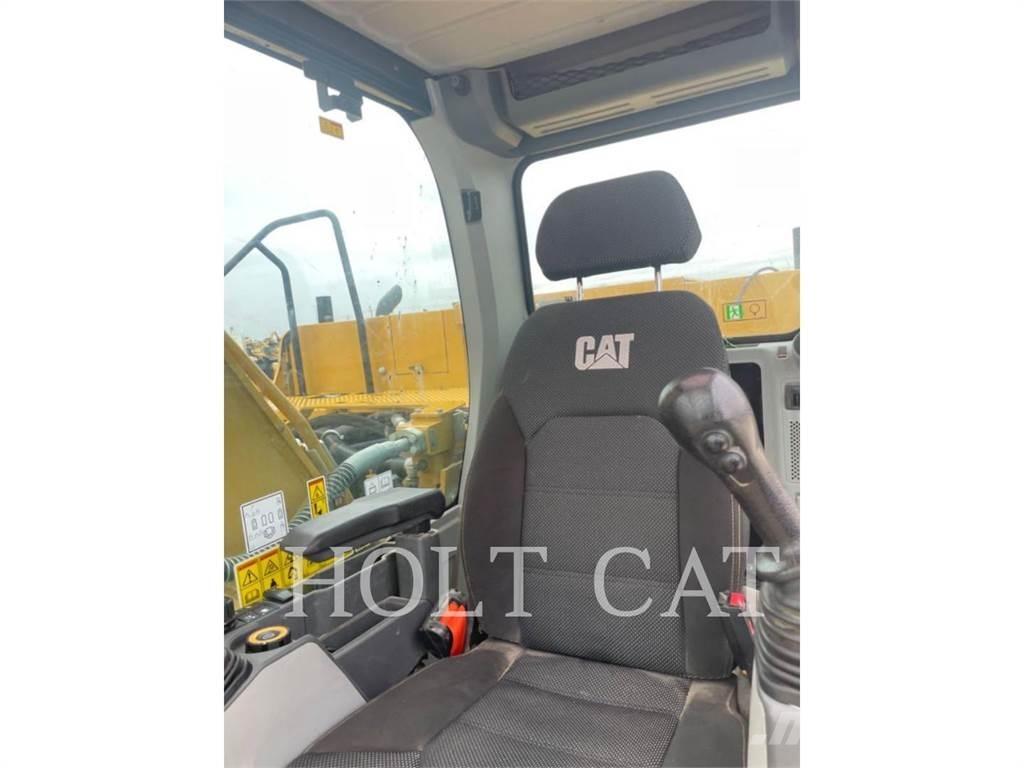 CAT 323 TC3 Kāpurķēžu ekskavatori