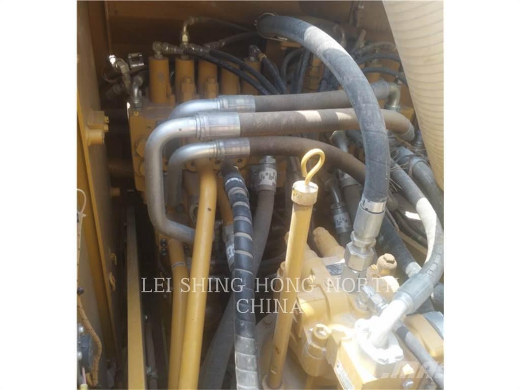 CAT 323D2L Kāpurķēžu ekskavatori