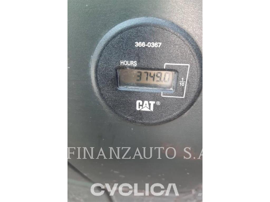CAT 323DLN Kāpurķēžu ekskavatori