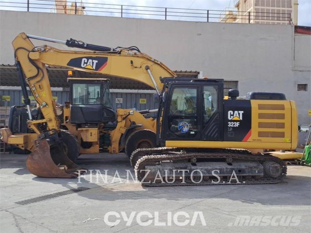 CAT 323F Kāpurķēžu ekskavatori