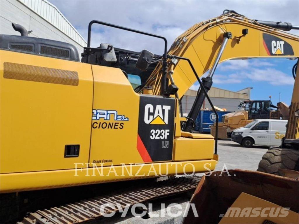 CAT 323F Kāpurķēžu ekskavatori