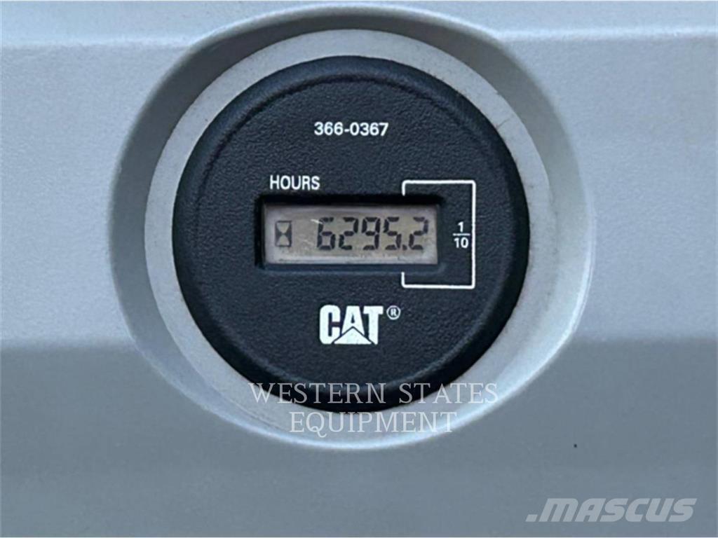 CAT 323F Kāpurķēžu ekskavatori