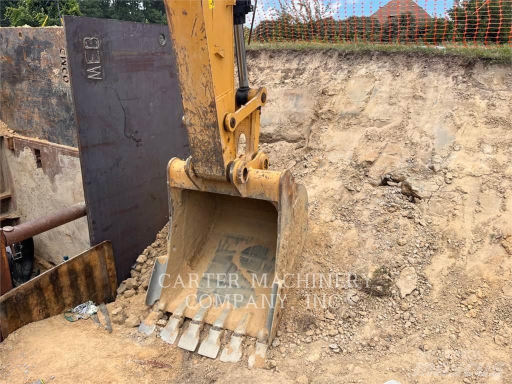 CAT 323FL Kāpurķēžu ekskavatori