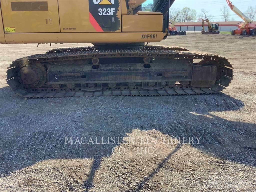 CAT 323FL Kāpurķēžu ekskavatori