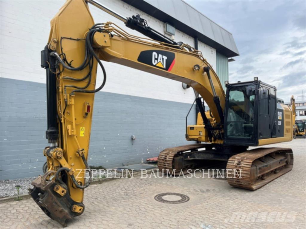 CAT 323FL Kāpurķēžu ekskavatori