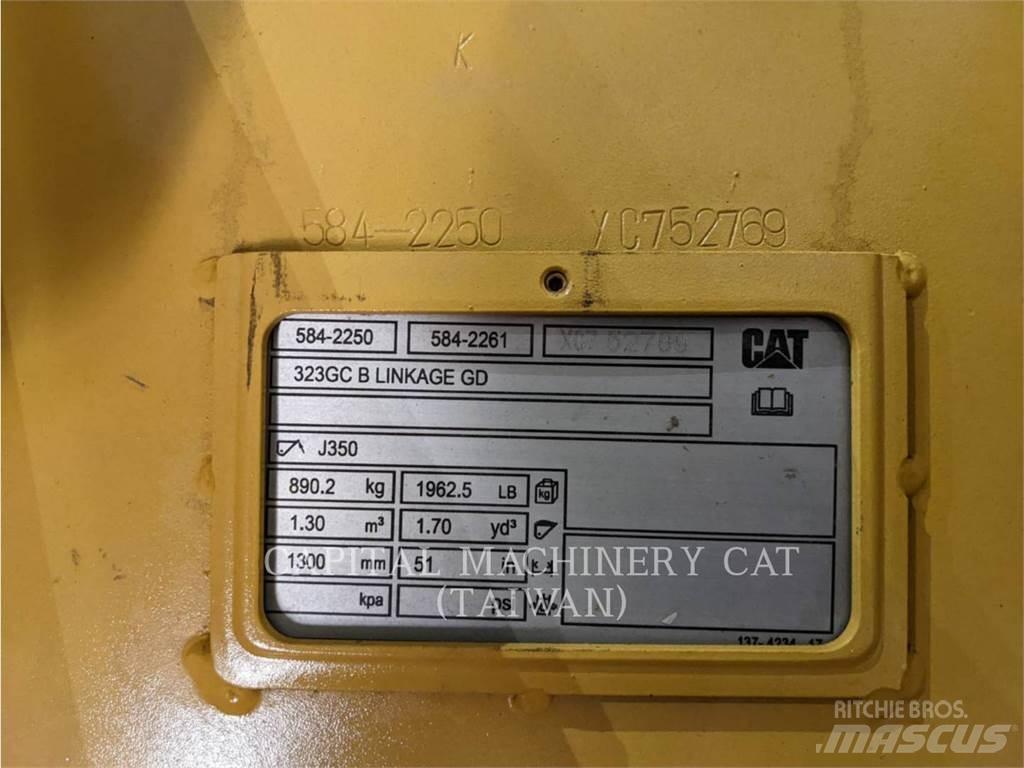 CAT 323GC Kausi