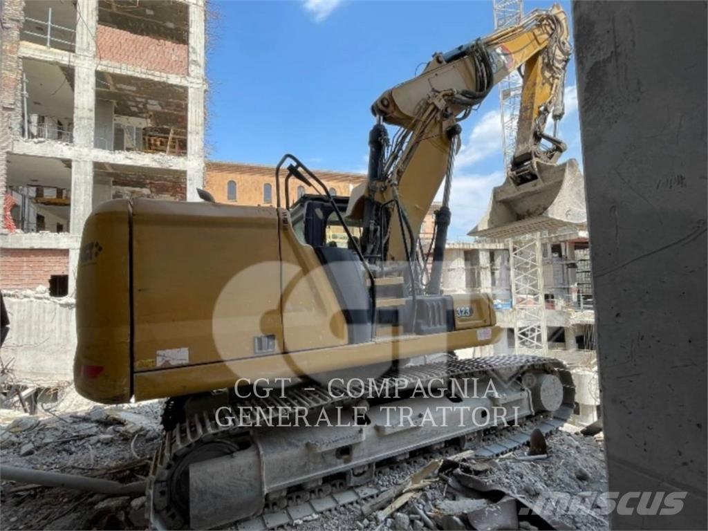CAT 323LN Kāpurķēžu ekskavatori