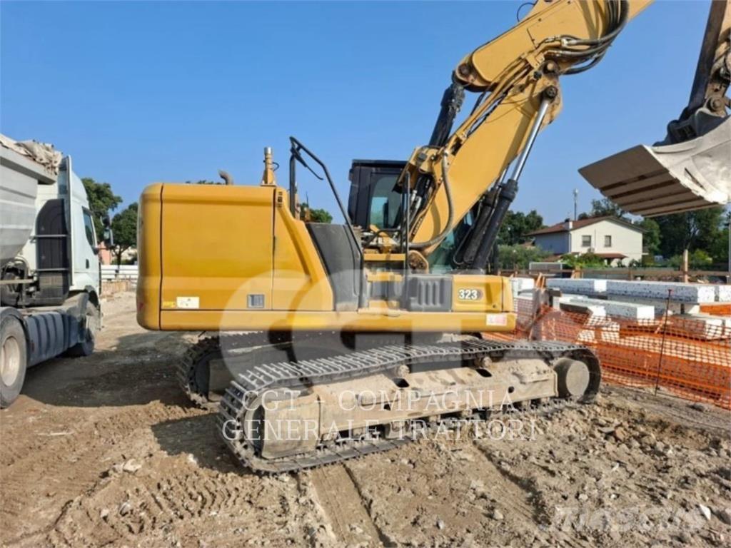 CAT 323LN Kāpurķēžu ekskavatori