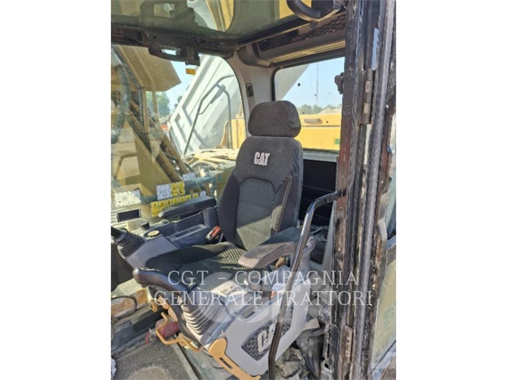 CAT 323LN Kāpurķēžu ekskavatori