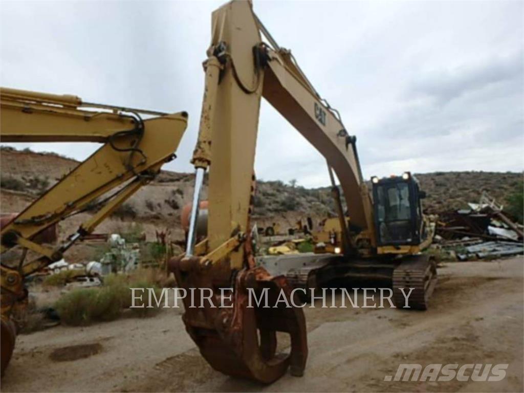 CAT 325 Kāpurķēžu ekskavatori