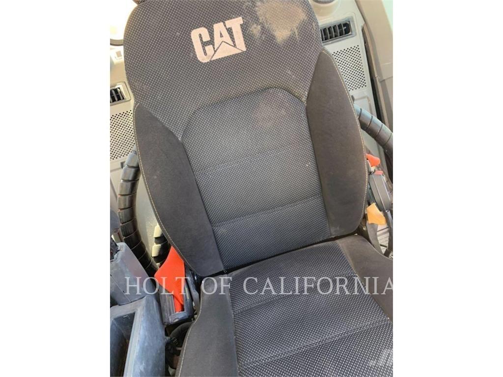 CAT 325 Kāpurķēžu ekskavatori