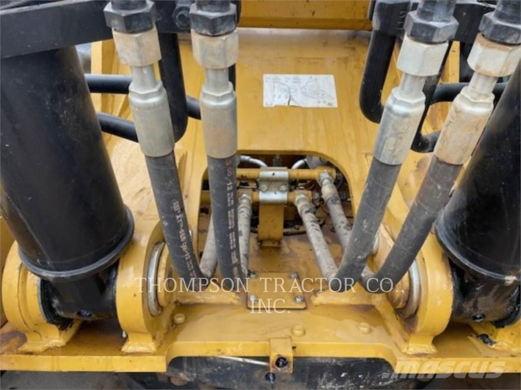 CAT 326 Kāpurķēžu ekskavatori