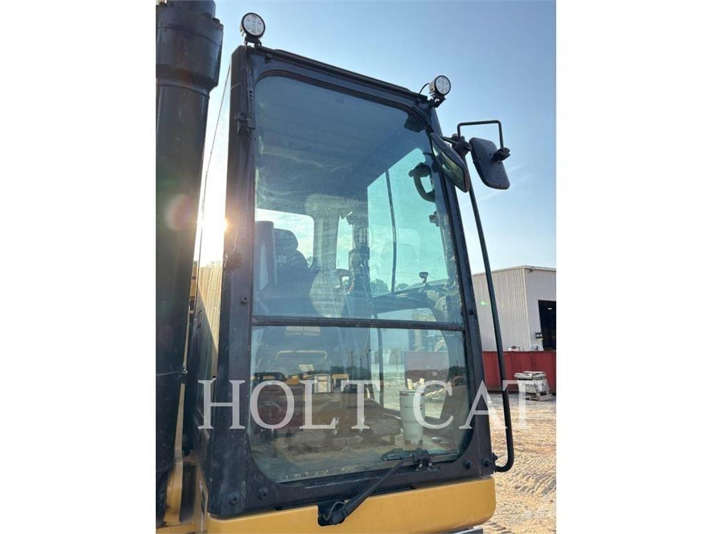 CAT 326 Kāpurķēžu ekskavatori